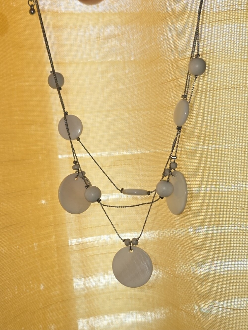 Early 2000's Classic Layered White Pendant Necklace - Brand
